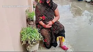 Bhabhi ki garden me chudai ki