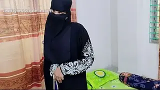 Hot Desi Dever ne chaati hijabi bhabhi ji ki raseli chut maast desi chudai - Gaon Ki Kahani