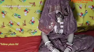 Indian bhabi Dost ki bibi ko bula kar hotal me choda