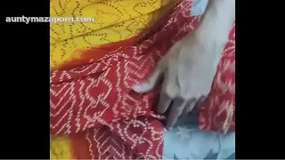 Indian Indian Hot Sexy Sari Aunty fucked by a Young Guy - Homemade Cam Show
