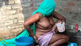Indian Indian Village Desi Bathing Video In Hindi Desi Radhika