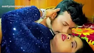 Viral Indian MILF On Her Wedding Anniversary Giving Deepthroat Blowjob